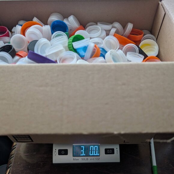 3lbs Plastic Bottle Caps Lot Art Craft Supplies Water Soda Bottle Lids Melting - Picture 2 of 2